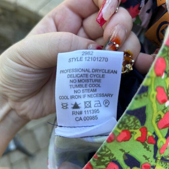 Tory Burch Tulip Print Bermuda Shorts Size 6 Floral Spring Chic - Picture 15 of 16